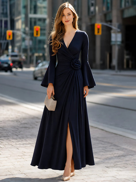 Robe longue plissée fendue à manches cloche et imprimé floral