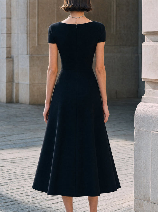 Robe midi à corsage découpé asymétrique