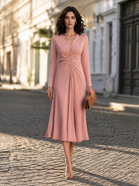 Robe midi évasée froncée à col en V