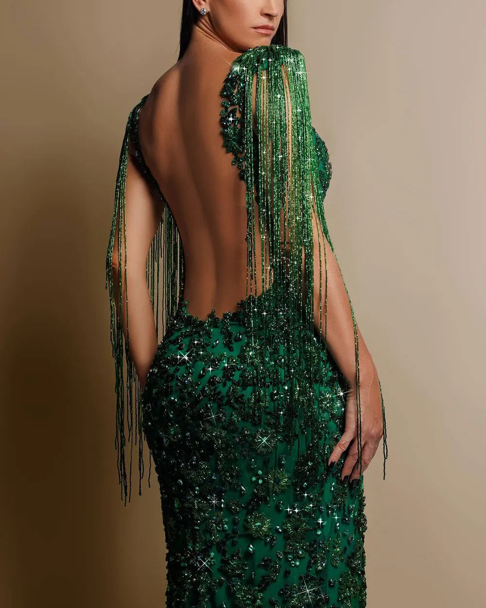 Robe à franges, sequins et ornements en cristal