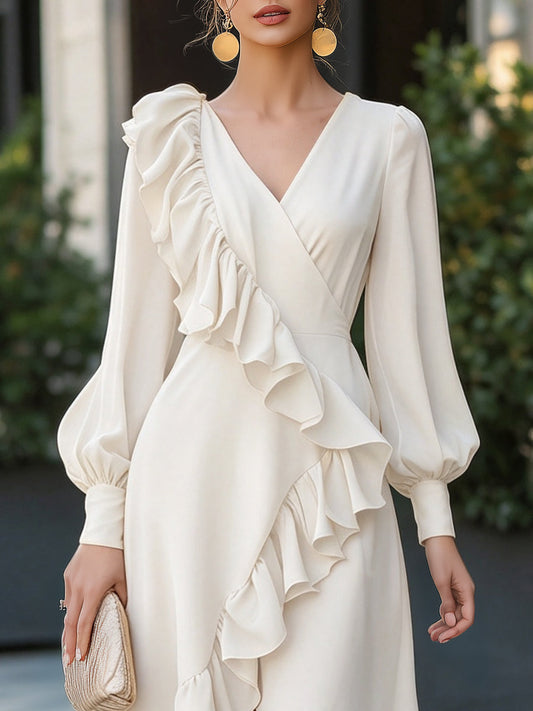 Robe midi asymétrique élégante avec volants et ourlet haut-bas