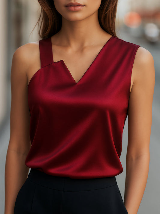 Chemisier en satin à encolure asymétrique élégante