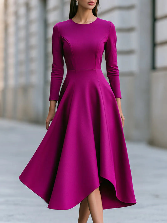 Robe midi à ourlet mouchoir et coutures princesse