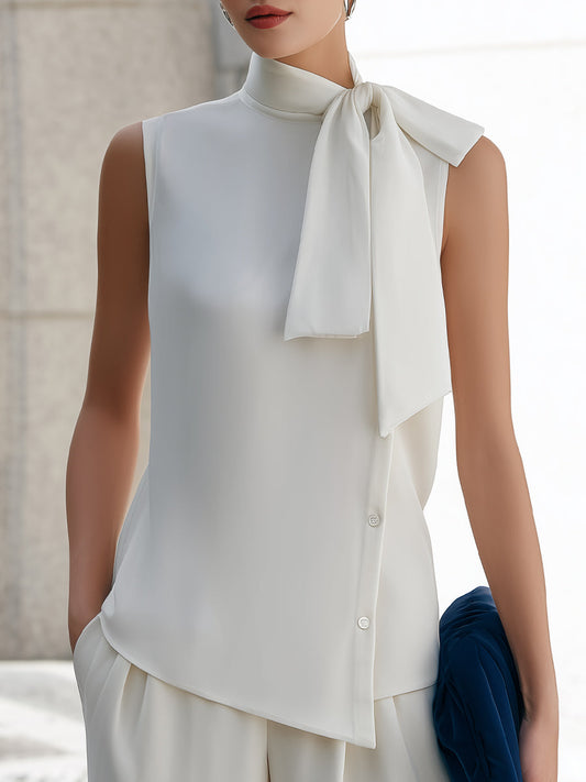 Blusa com Amarra no Pescoço, Sem Mangas e Bainha Assimétrica