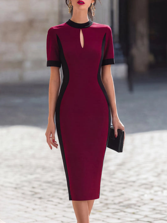 Vestido Midi Acinturado com Recorte Gota e Contraste
