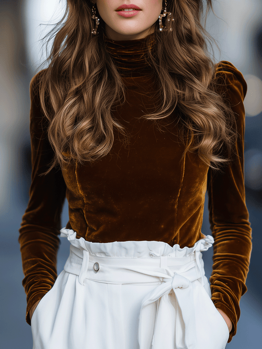 Haut à col roulé en velours caramel brûlé
