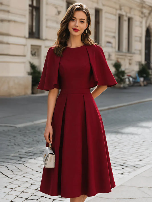 Robe midi trapèze plissée à manches cape