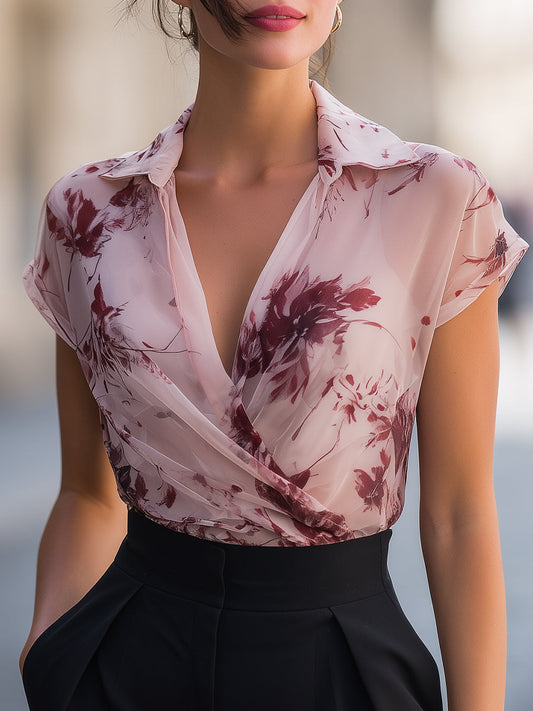 Blusa Manga Curta com Drapeado Estampa Floral e Gola Transpassada