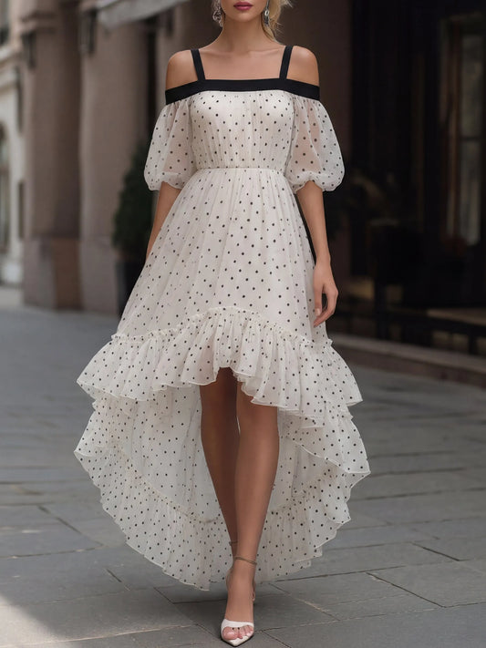 Vestido Midi Poá de Tule com Ombros de Fora e Barra Assimétrica