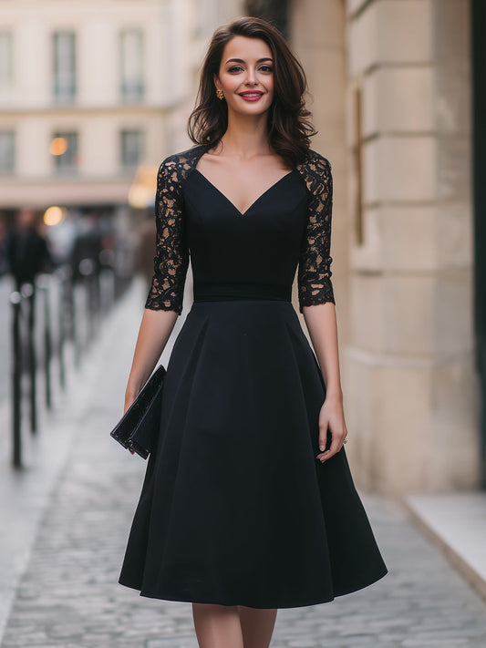 Robe midi évasée à encolure cœur et manches en dentelle