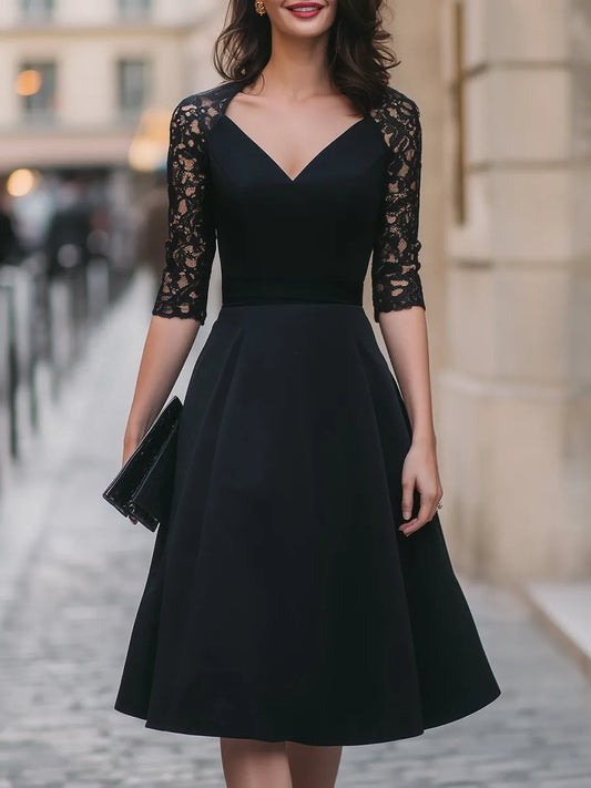 Robe midi évasée à encolure cœur et manches en dentelle