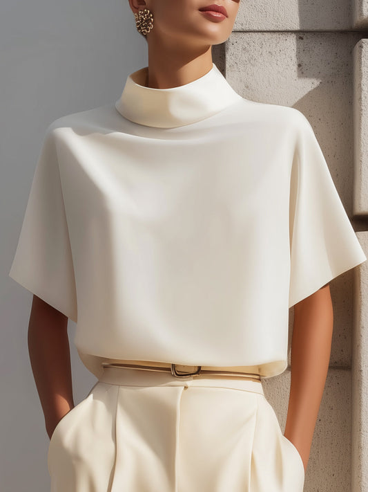 Blusa Minimalista Drapeada de Gola Alta
