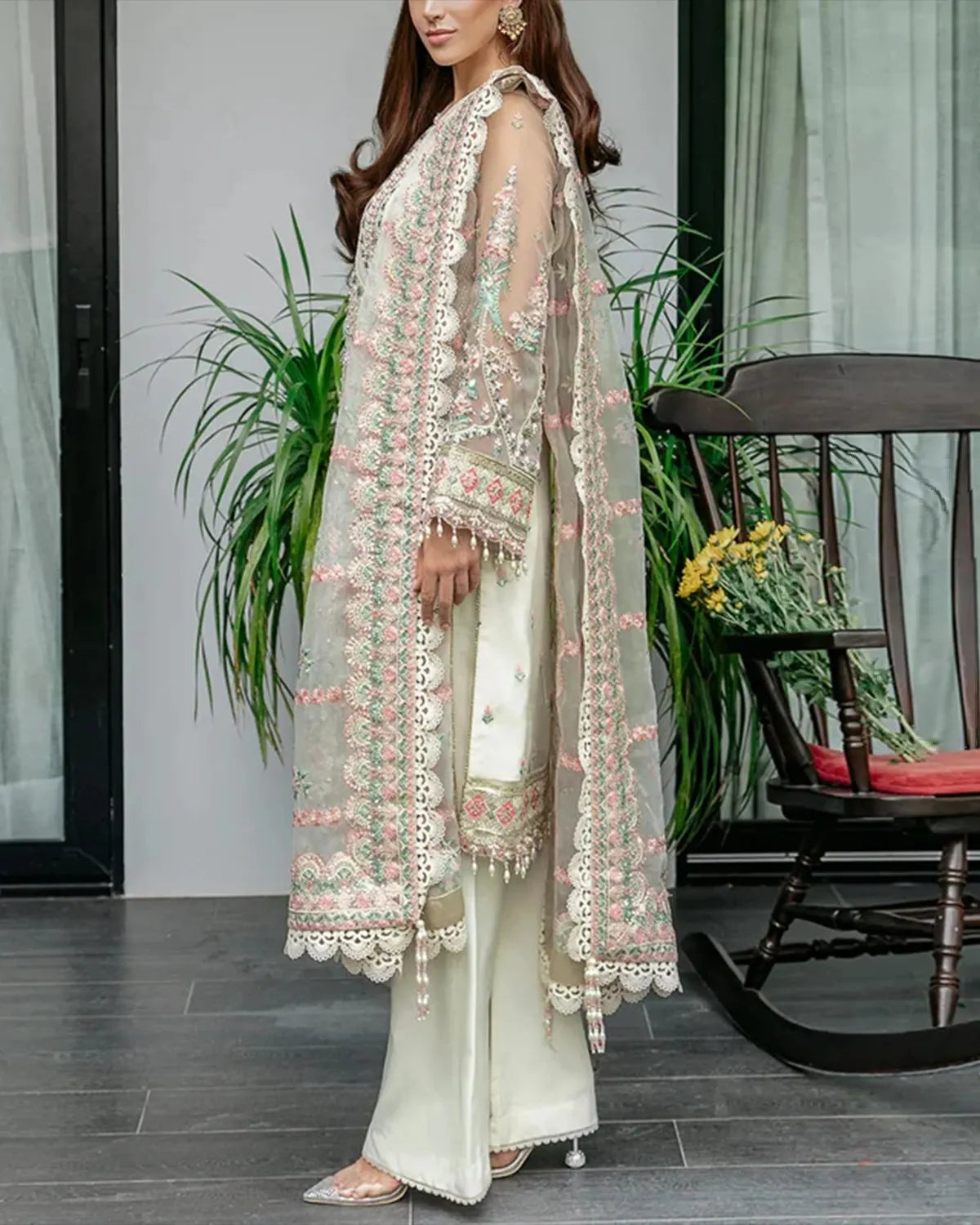 Round Neck Printed Lace Top And Pants Suit
