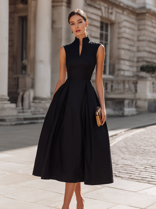 Robe midi structurée trapèze sans manches à col montant