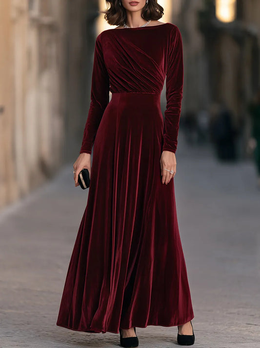 Longue robe de soirée maxi élégante en velours drapé à manches longues
