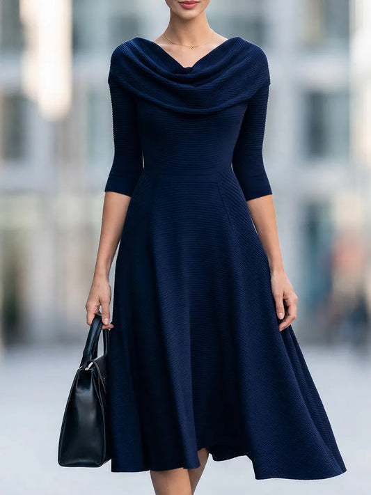 Robe midi en maille côtelée col bénitier bleu marine