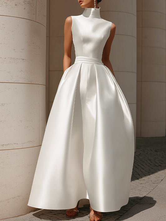 Robe de soirée longue trapèze sans manches en satin à col montant Éthérée