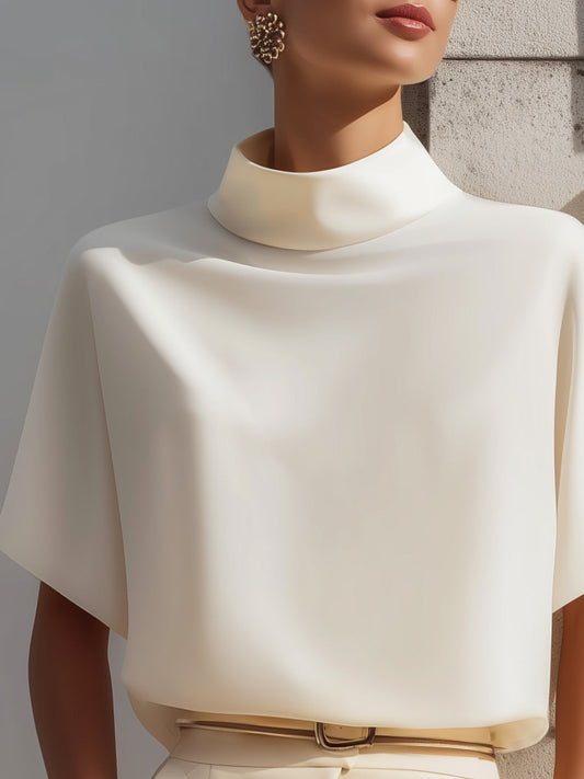 Blusa Minimalista Drapeada de Gola Alta