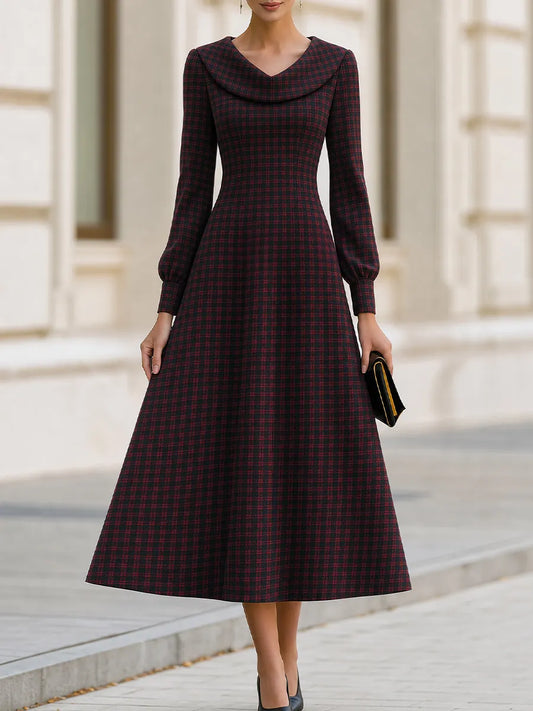 Robe midi coupe évasée à col bénitier à carreaux