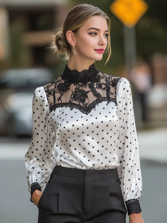 Chemisier à manches longues en satin à pois et empiècement en dentelle