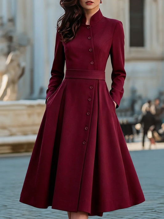 Robe midi élégante à col officier, boutonnée et ceinturée